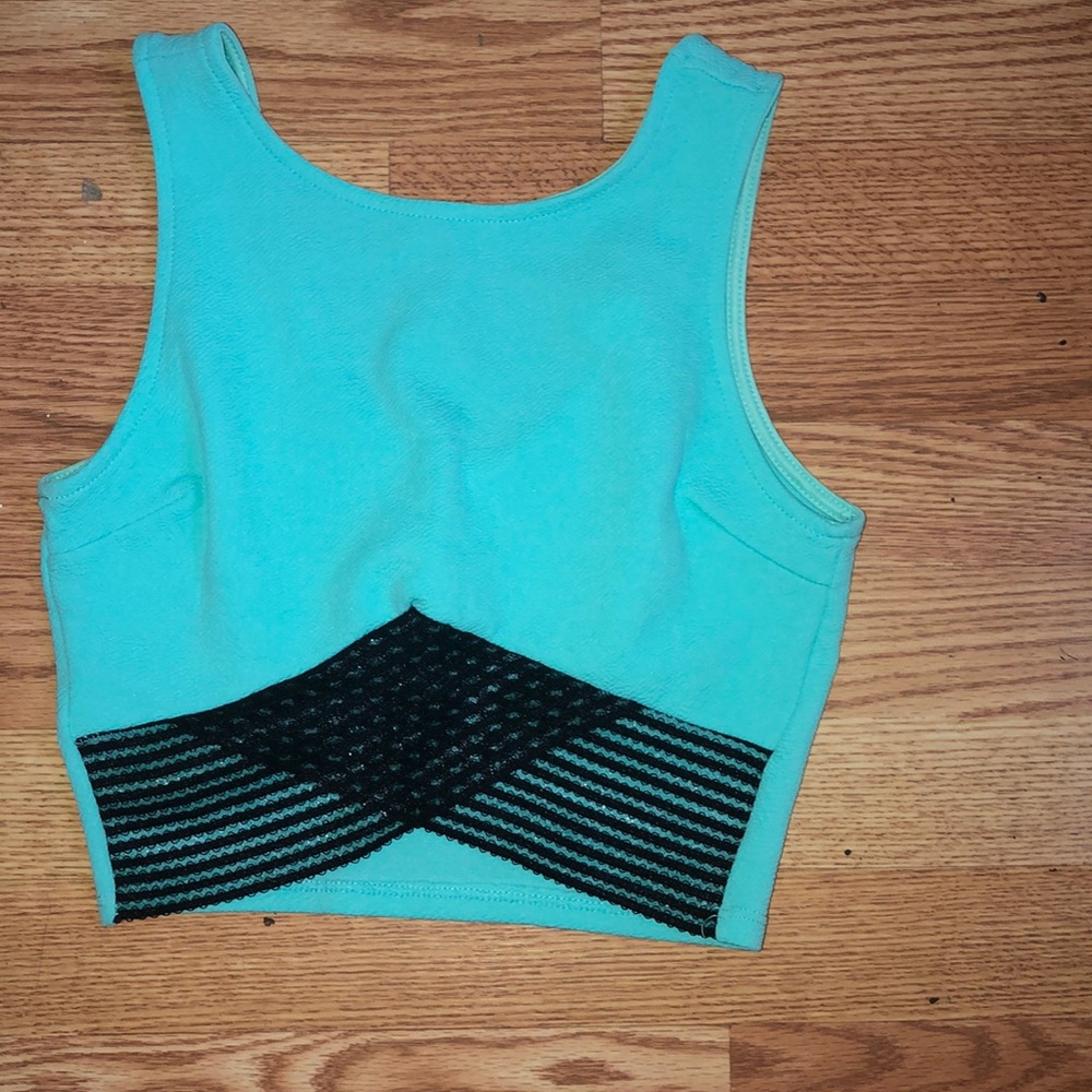 Crop top